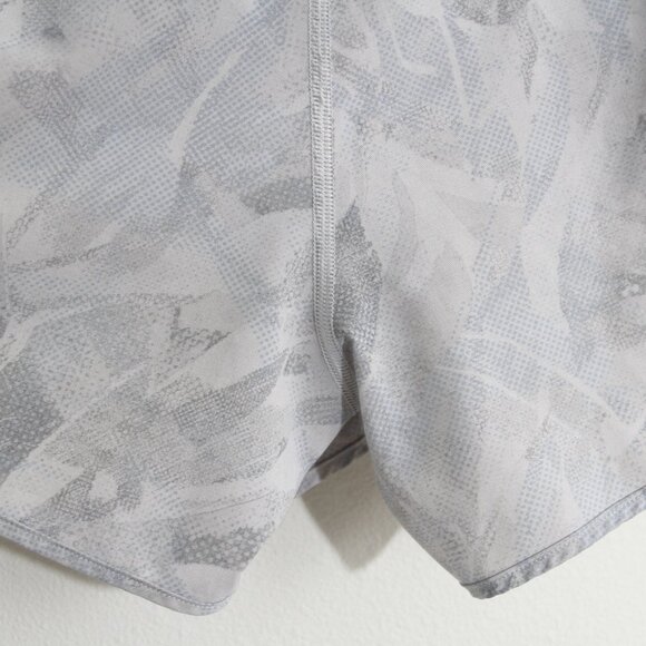 Lululemon Real Quick Short Perforated 3.5" Jasmine White Multi High Rise Liner 6 - Picture 9 of 16